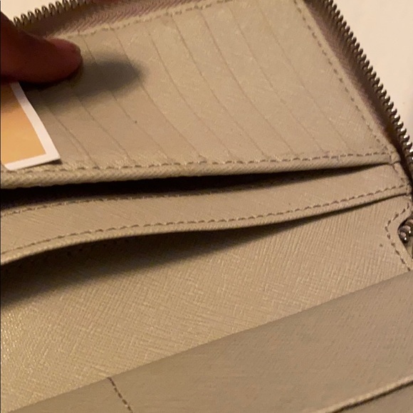 Michael Kors Large Grey Wallet - Picture 4 of 5